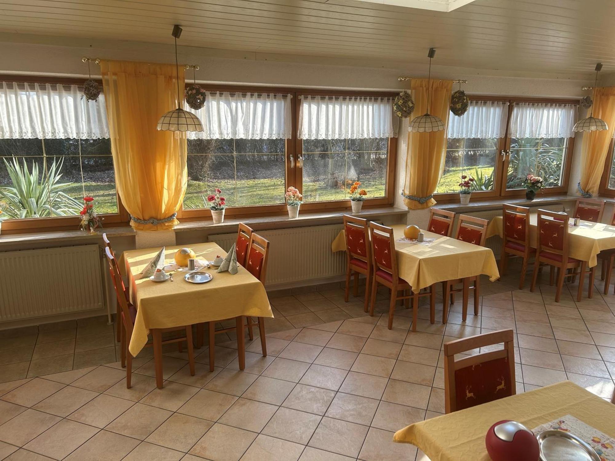 Hotel Garni Hubertushof Bad Füssing Exterior foto